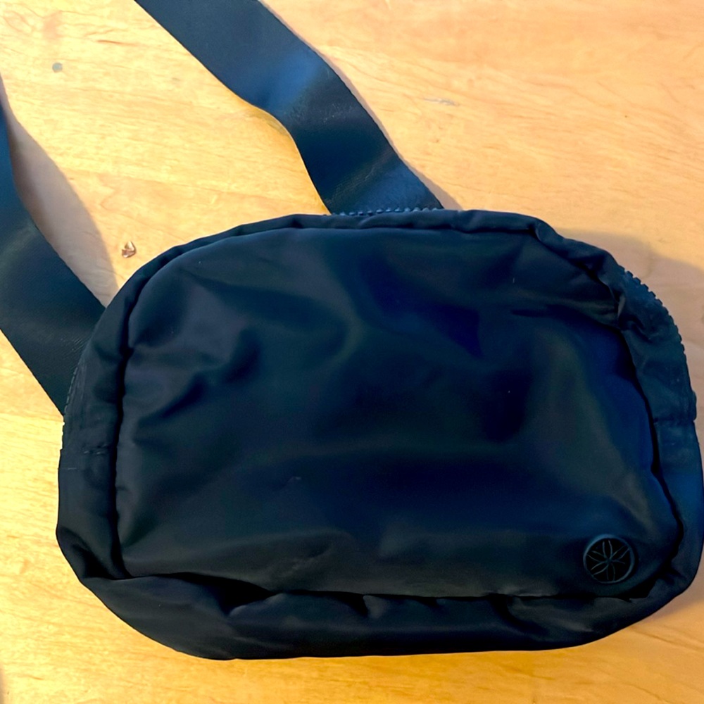 Gaiam crossbody/waist bag